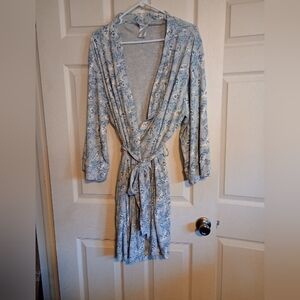 Hanes Her Way Gloral Blue Women's Robe Size Medium